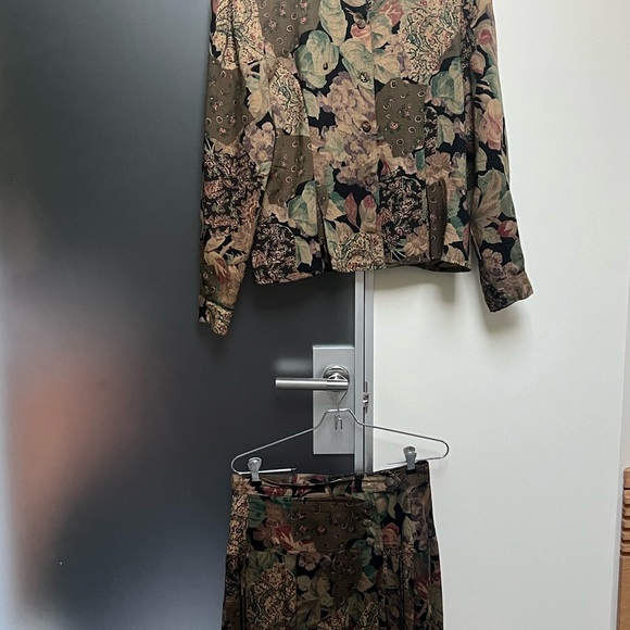 Paul Costello Made in Ireland ,set of top and skirt size 10, pure light wool. - Picture 8 of 14